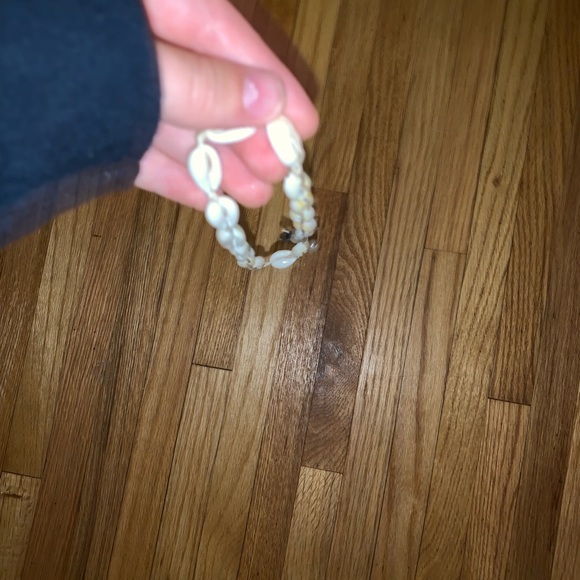 shell necklace 🐚 💖 - Picture 3 of 3